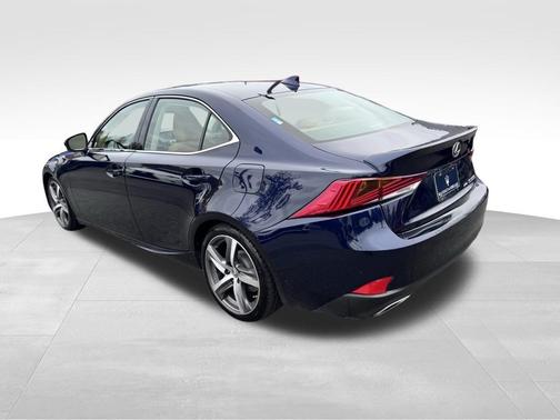 2018 Lexus IS 300 Base