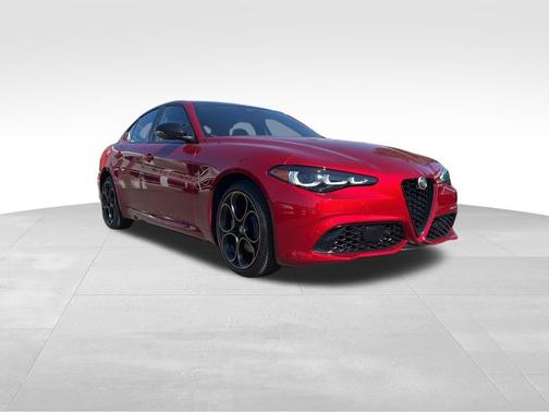 2025 Alfa Romeo Giulia Intensa