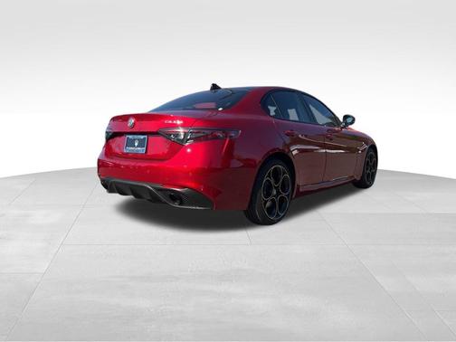 2025 Alfa Romeo Giulia Intensa