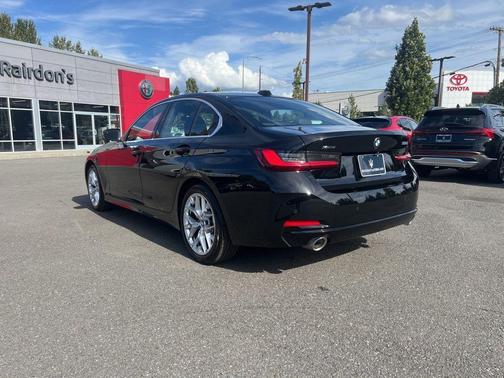 2025 BMW 330 i xDrive