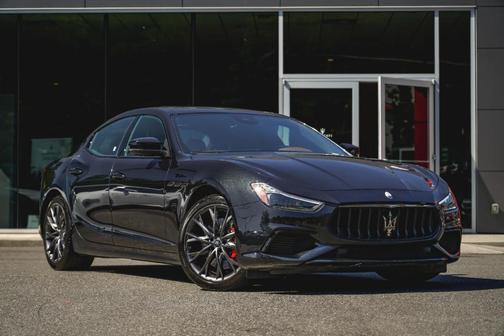2022 Maserati Ghibli Modena Q4
