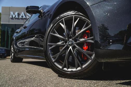 2022 Maserati Ghibli Modena Q4