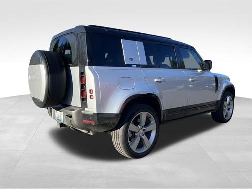 2024 Land Rover Defender P400 X-Dynamic SE