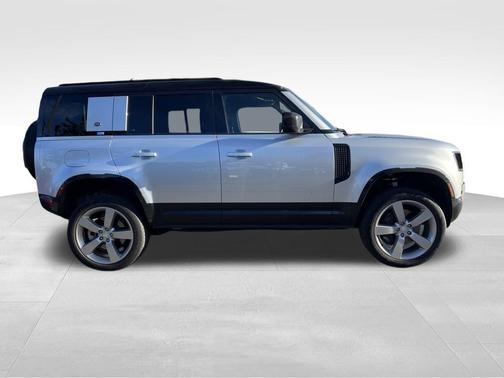 2024 Land Rover Defender P400 X-Dynamic SE