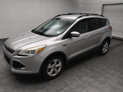 Ingot Silver Metallic 2014 Ford Escape SE