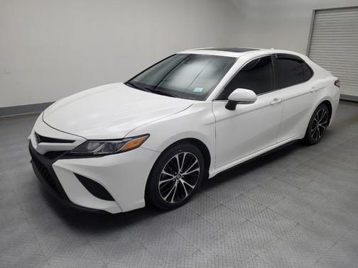 2020 Toyota Camry SE