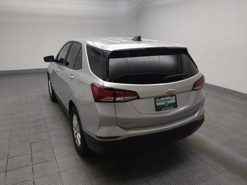 Silver Ice Metallic 2022 Chevrolet Equinox LS