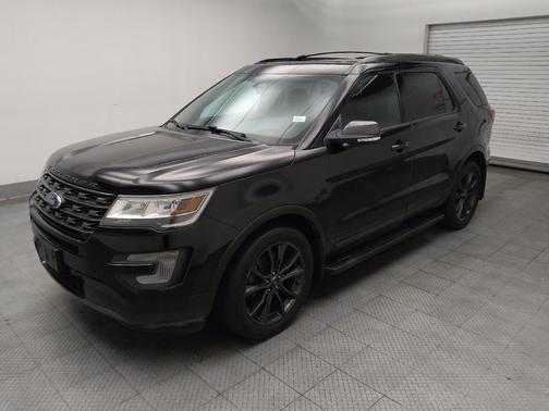 Magnetic Metallic 2017 Ford Explorer XLT