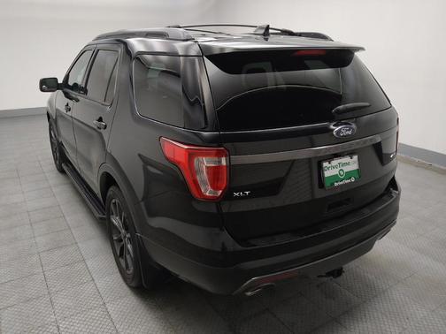 Magnetic Metallic 2017 Ford Explorer XLT
