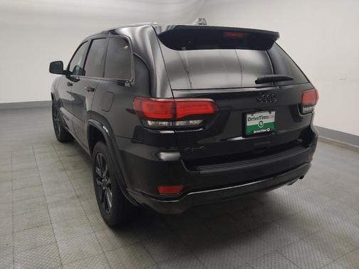 Diamond Black Crystal Pearlcoat 2022 Jeep Grand Cherokee Laredo