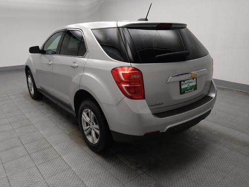 Silver Ice Metallic 2017 Chevrolet Equinox LS