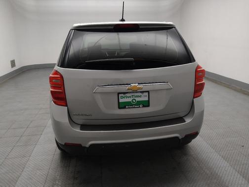 Silver Ice Metallic 2017 Chevrolet Equinox LS