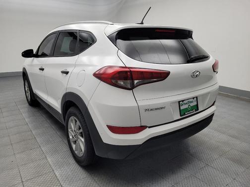 2016 Hyundai TUCSON SE
