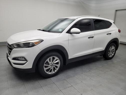 2016 Hyundai TUCSON SE