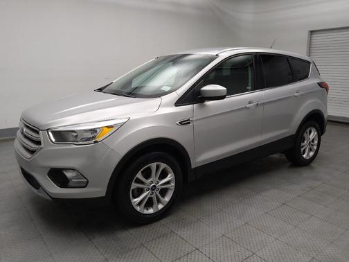 Ingot Silver Metallic 2019 Ford Escape SE