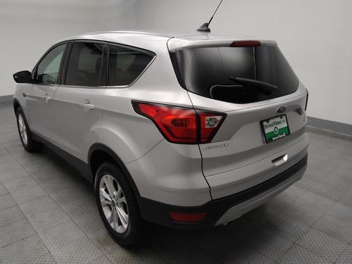 Ingot Silver Metallic 2019 Ford Escape SE
