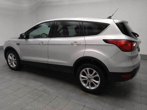 Ingot Silver Metallic 2019 Ford Escape SE
