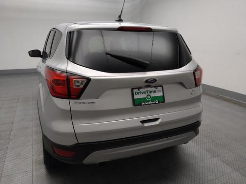 Ingot Silver Metallic 2019 Ford Escape SE