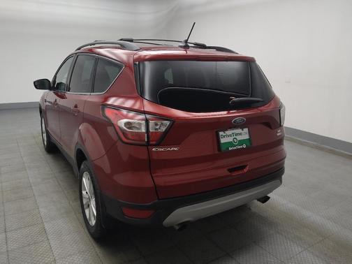 Red 2018 Ford Escape SE