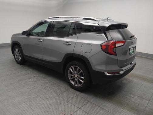 Sterling Metallic 2023 GMC Terrain SLT