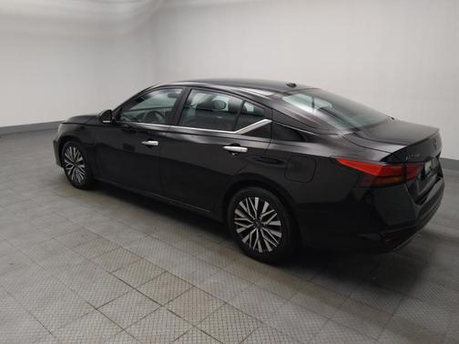 Super Black 2025 Nissan Altima 2.5 SV