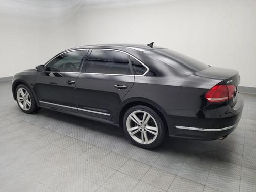 2015 Volkswagen Passat 1.8T Auto SE w/Sunroof & Nav
