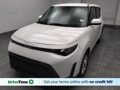 Snow White Pearl 2023 Kia Soul LX