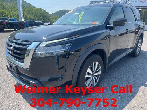 2023 Nissan Pathfinder SL