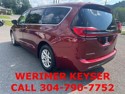 2023 Chrysler Pacifica Touring-L