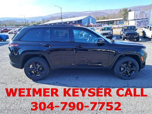 2025 Jeep Grand Cherokee Laredo