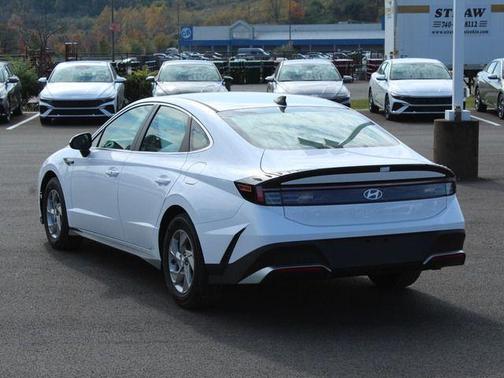 2025 Hyundai SONATA SE