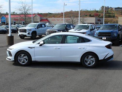 2025 Hyundai SONATA SE