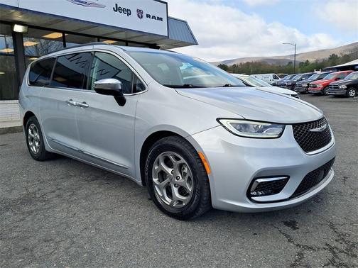 2023 Chrysler Pacifica Limited
