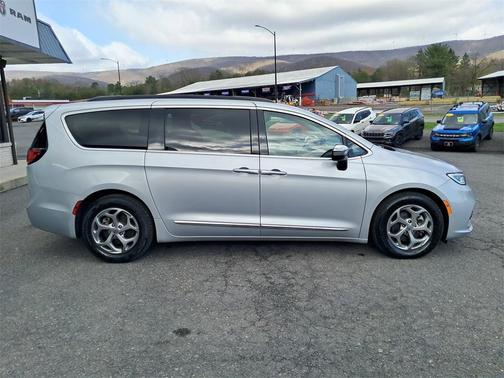 2023 Chrysler Pacifica Limited