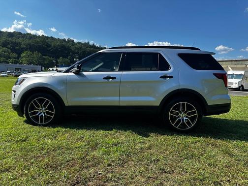 2019 Ford Explorer sport