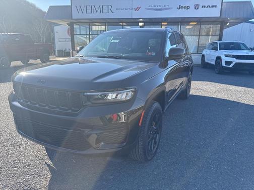 2025 Jeep Grand Cherokee Laredo