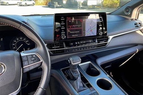 2021 Toyota Sienna XSE 7 Passenger