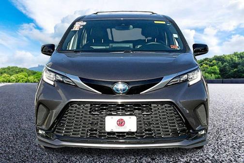 2021 Toyota Sienna XSE 7 Passenger