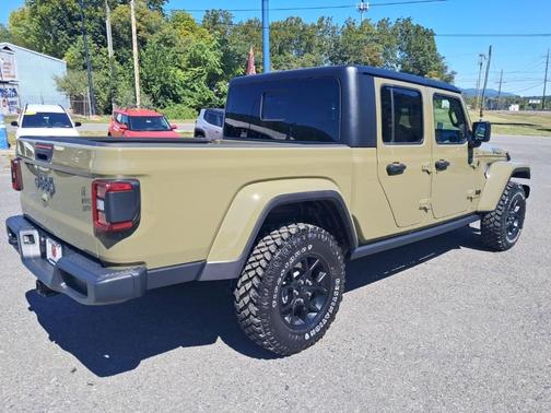 2025 Jeep Gladiator Sport
