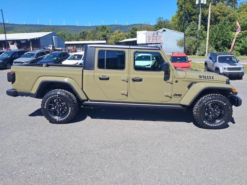 2025 Jeep Gladiator Sport