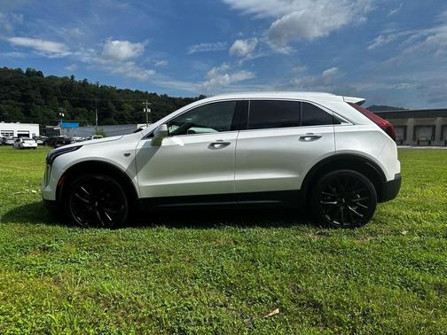 2022 Cadillac XT4 Luxury