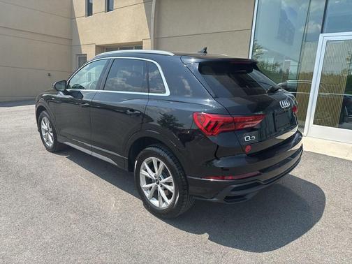 2022 Audi Q3 45 S line Premium