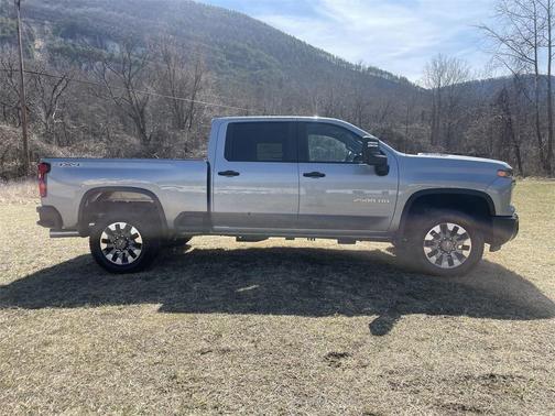 2025 Chevrolet Silverado 2500 Custom