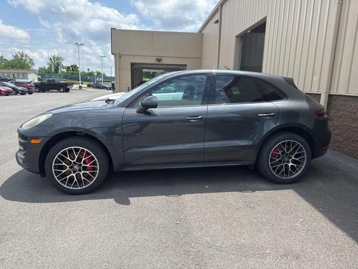 2018 Porsche Macan Turbo