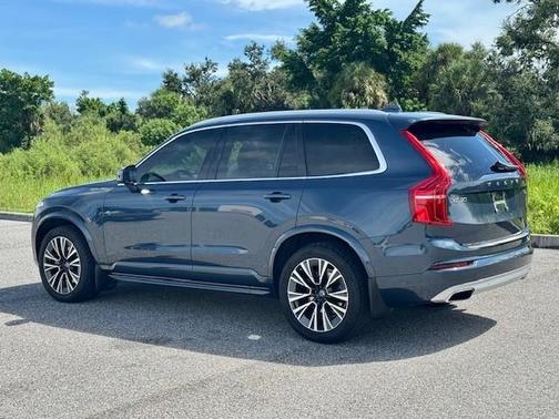 2020 Volvo XC90 T5 Momentum