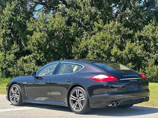 2013 Porsche Panamera 4