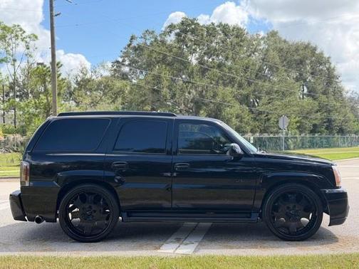 2002 Cadillac Escalade Base