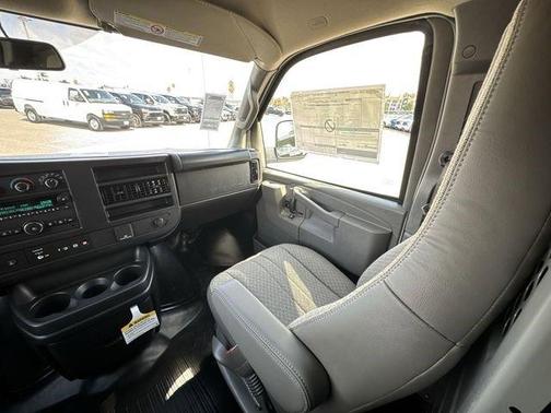 2025 Chevrolet Express 2500 Work Van