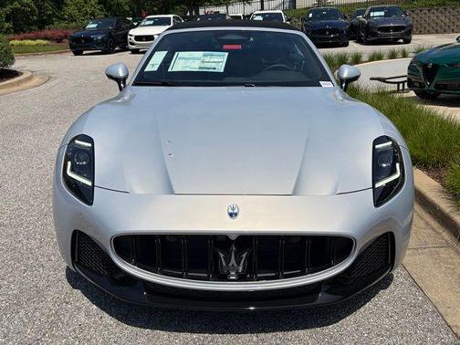 Bianco Astro Metallic 2026 Maserati GranCabrio