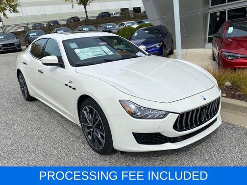 Bianco 2023 Maserati Ghibli GT